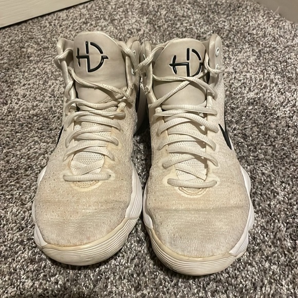 2017 Hyperdunks - Picture 2 of 4